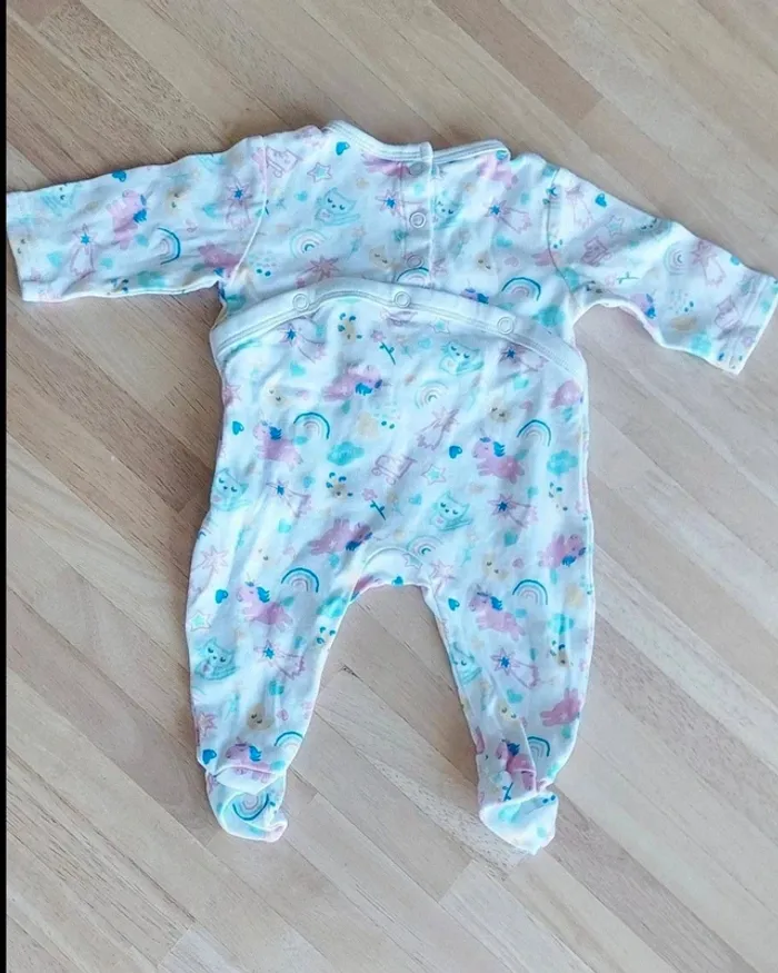Lot de  2 pyjamas  bébé  fille T0 mois - naissance - photo numéro 4