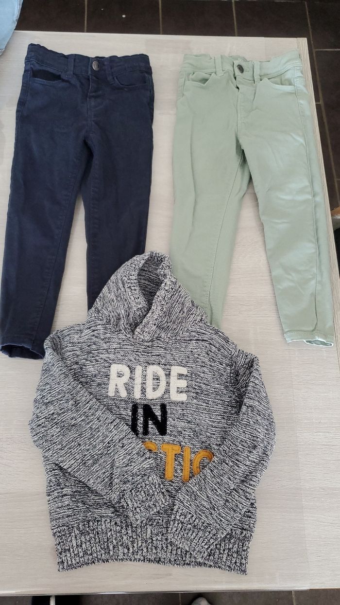 Lot de 2 jeans + 1 pull garcon 3 ans