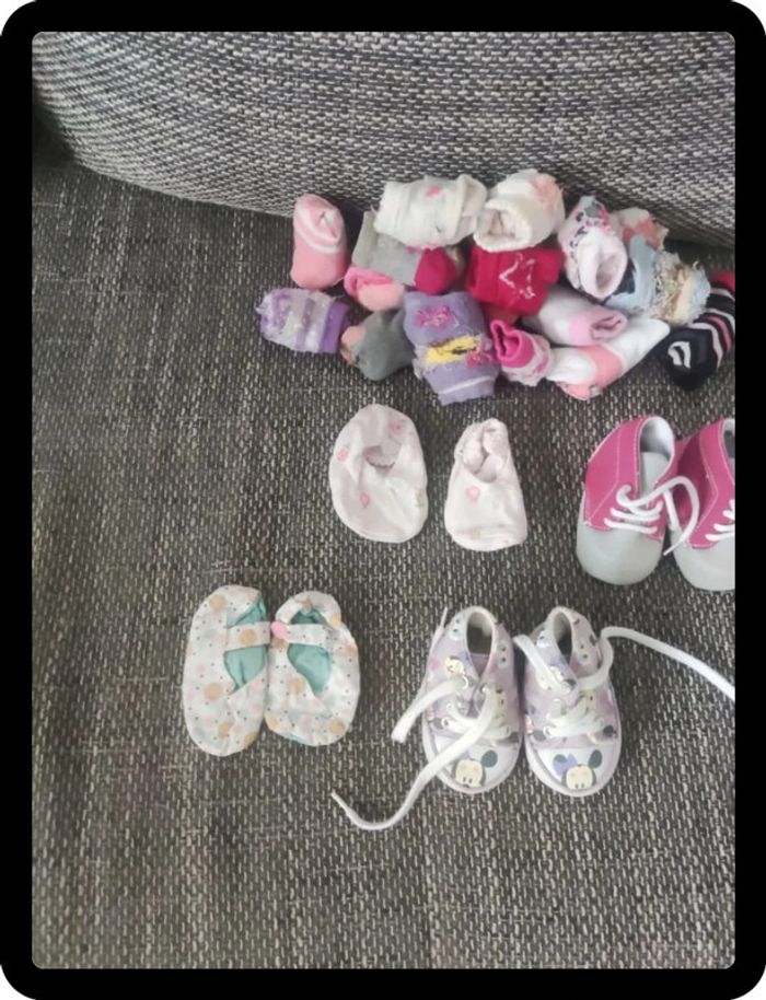 Lot chaussures naissance + chaussettes - photo numéro 2