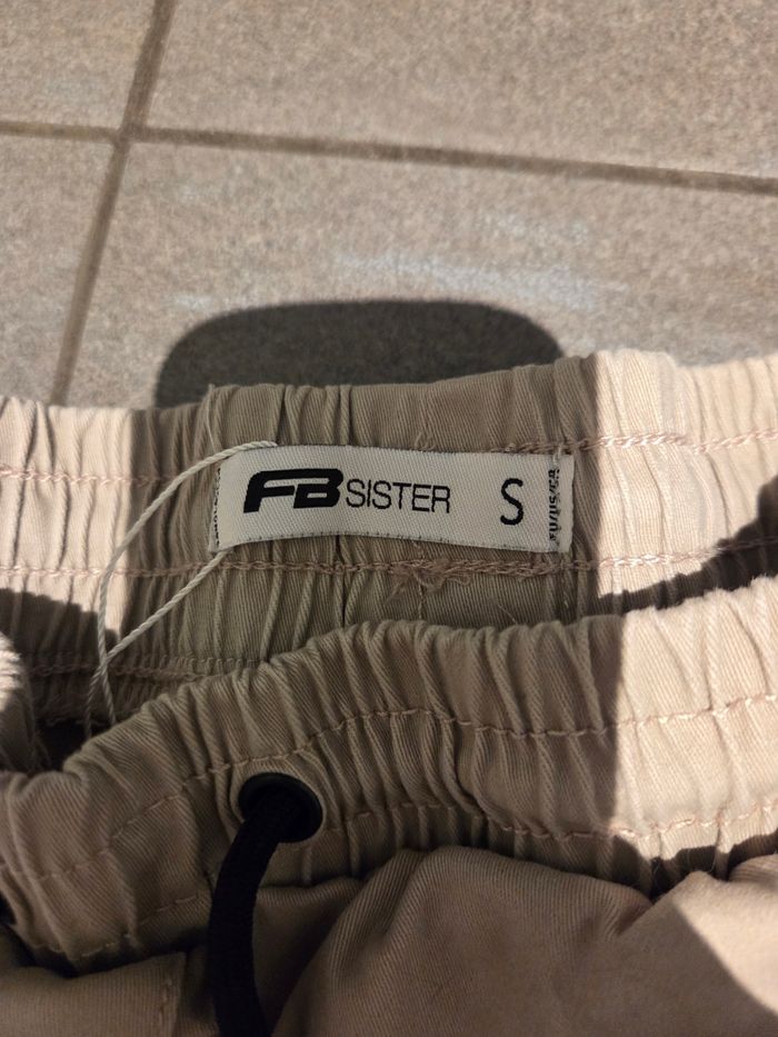 Cargo a poche beige - photo numéro 3