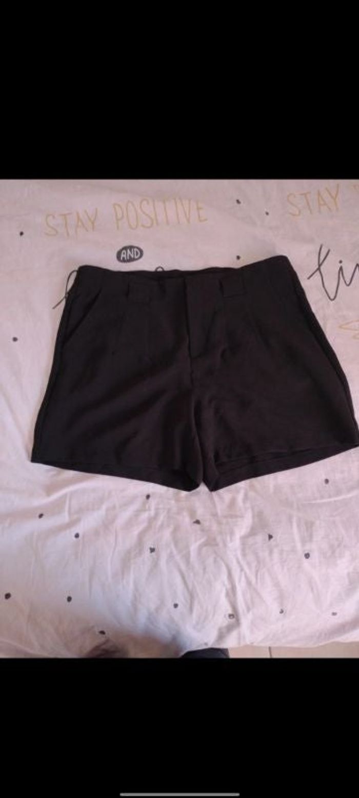 Short femme taille 48