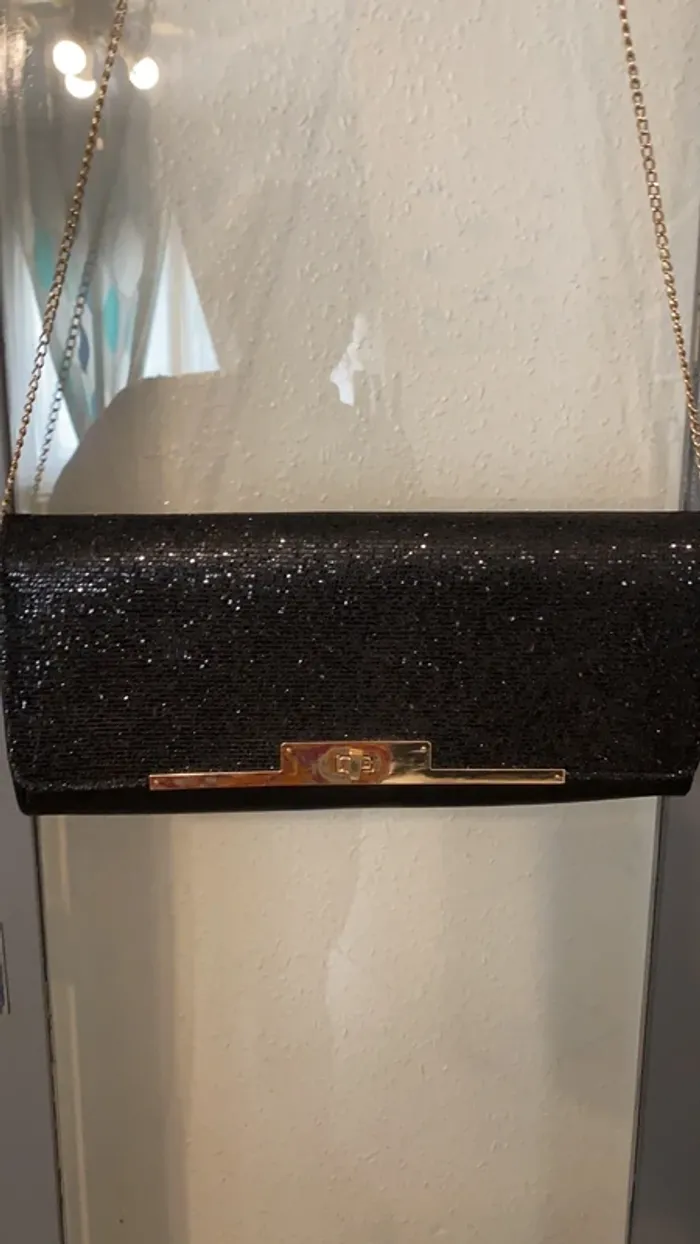 sac de soirée strass et cuir bandoulière chaîne New Look - photo numéro 2