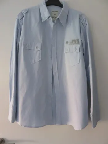 Chemise manche longue bleu ciel taille XL H & Lewis