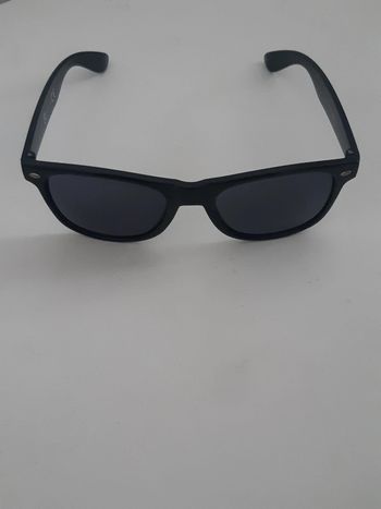 Lunettes de soleil noires