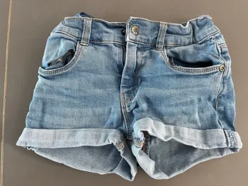 Short kiabi 8 ans en très bon état