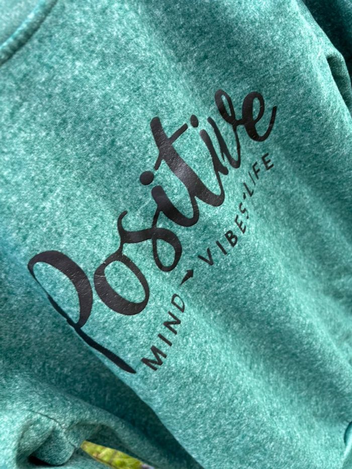 Sweatshirt Shein Curve Vert Imprimé "Positive Mind Vibes Life" - Taille 0XL - photo numéro 2