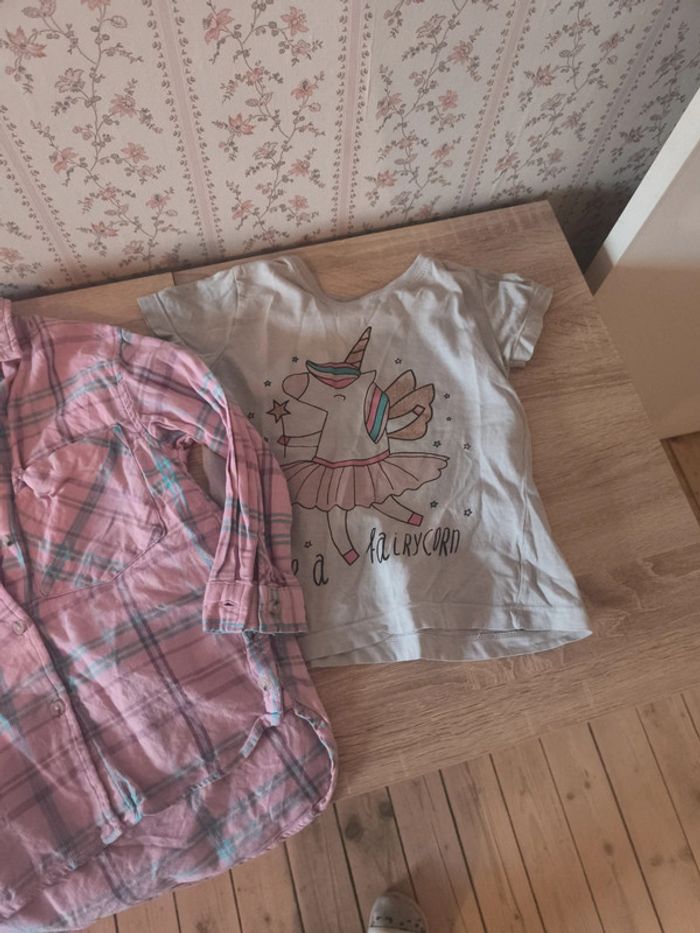 Lot de 7 vêtements 6 ans en état satisfaisant - photo numéro 5