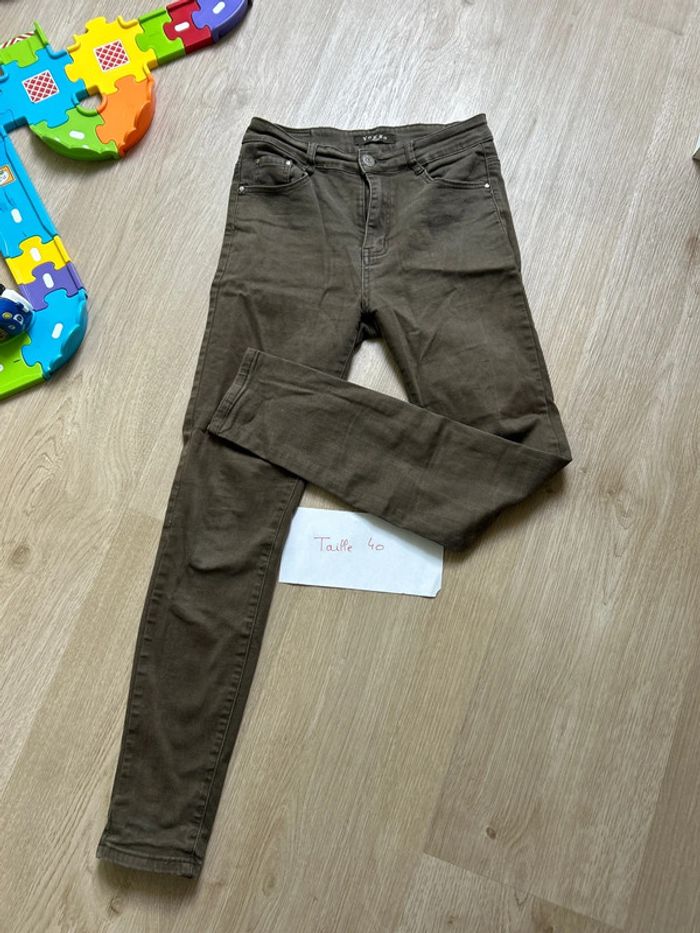 Jean taille haute vert taille 40