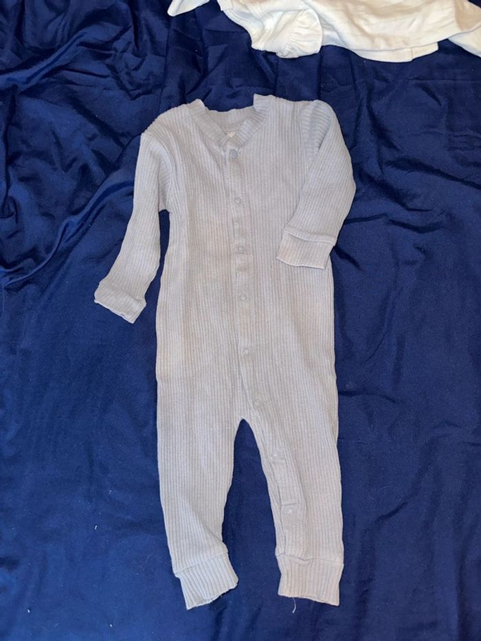 Lot 3 pyjamas 6 mois - photo numéro 2