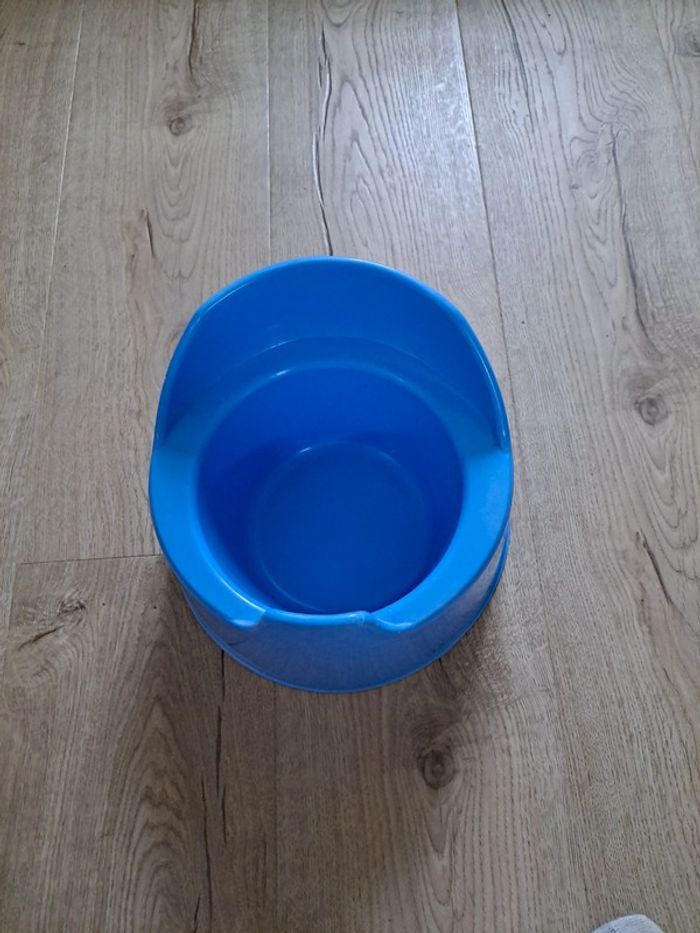 Pot plastique bleu TBE - photo numéro 3