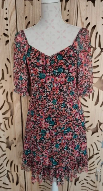Robe imprimée fleurie manches bouffantes Taille L Trendyol