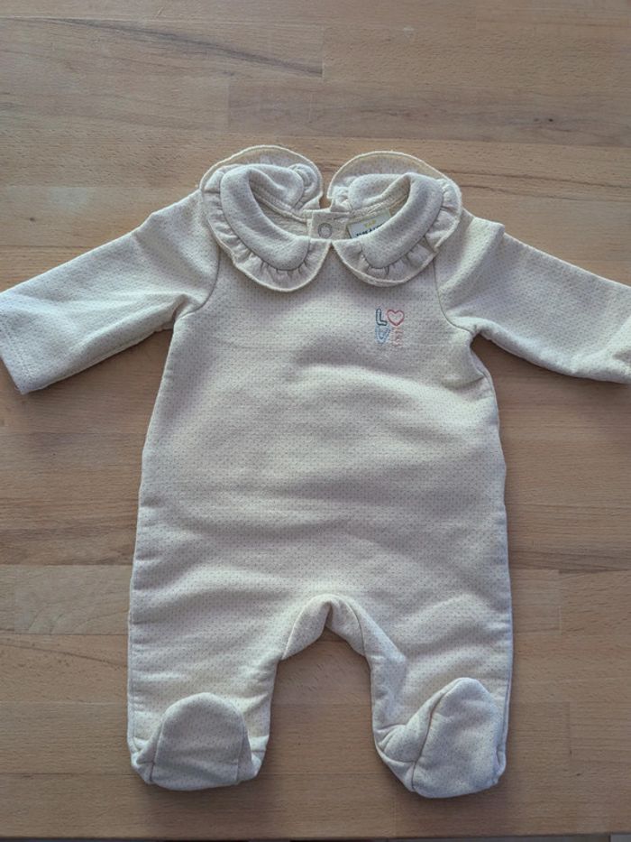 Lot Bodies 00M et Pyjama 0M neufs - photo numéro 2