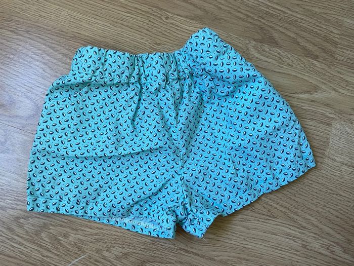 Short à motifs