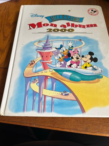 Livre Disney millénaire mon album 2000