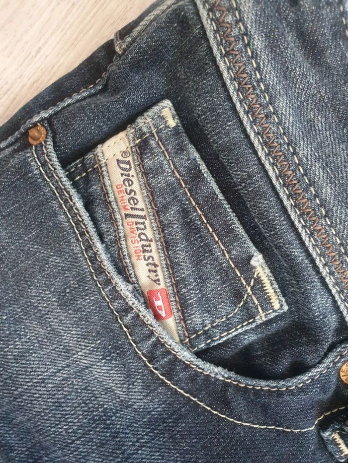 Jeans Diesel Taille Basse NEUF - photo numéro 4