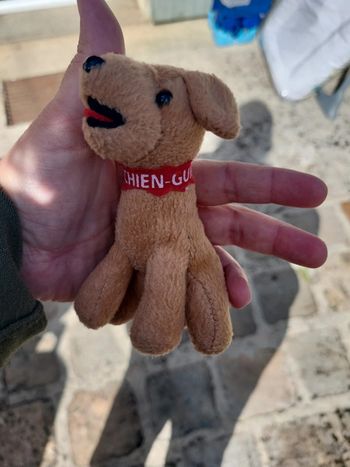 Peluche chien guide