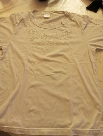 T-shirt manches courtes brodé "Betty" taille S