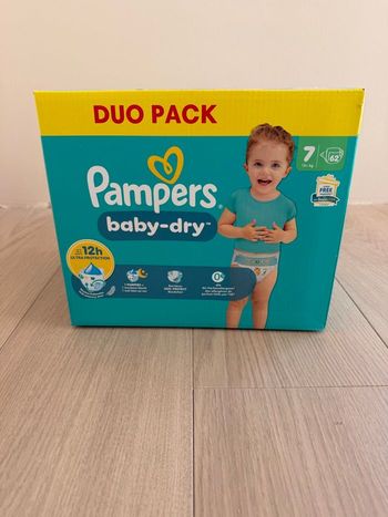 62 couches Pampers baby dry taille 7