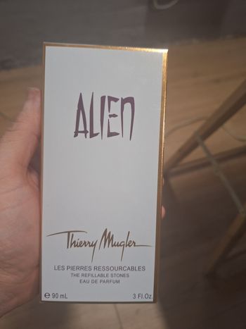 Alien les pierres ressourçables de Thierry Mugler