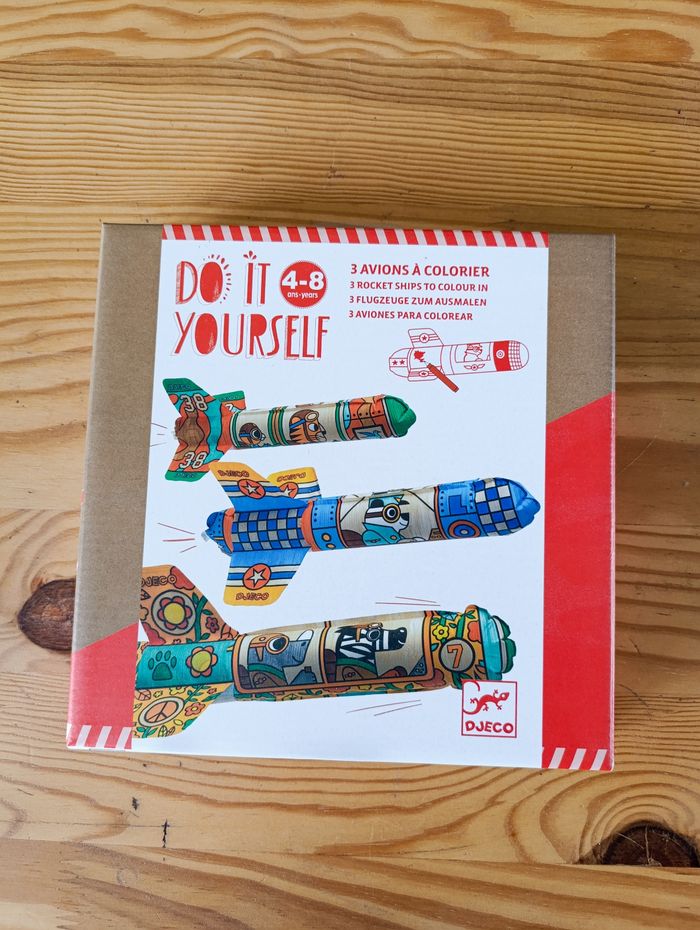 Jeu créatif DJECO - 3 avions à colorier