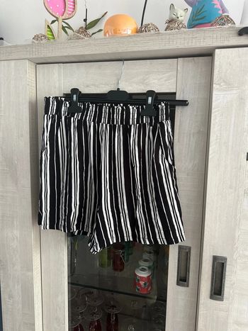 Short à rayures taille 34