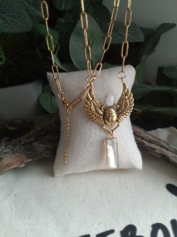 Collier sautoir scarabée acier, pierres de lune et nacre - photo numéro 2