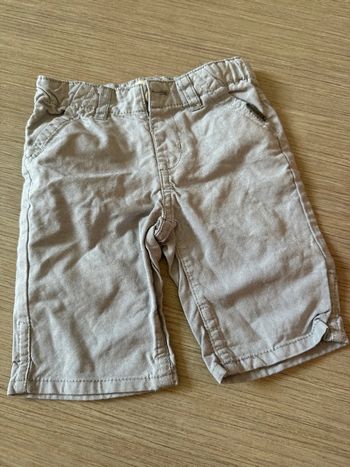 Bermuda bleu gris très bon état 12 mois