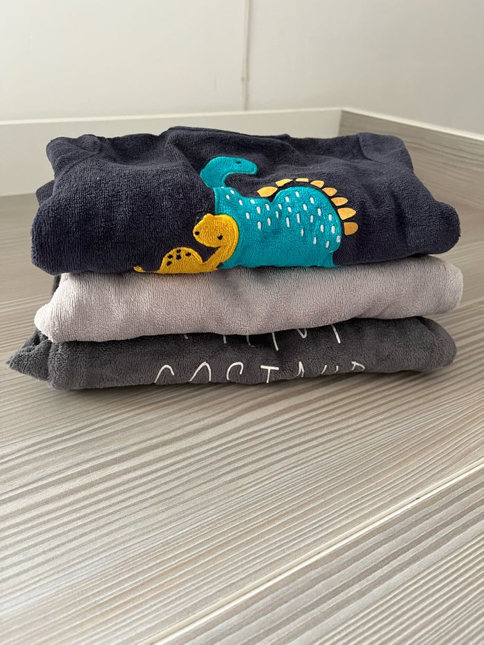 Pyjamas 1 mois - photo numéro 2