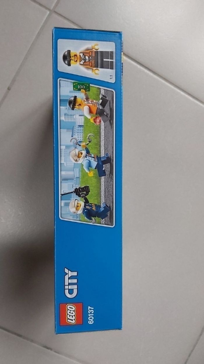 La poursuite du braquer Lego city 60137 - photo numéro 5