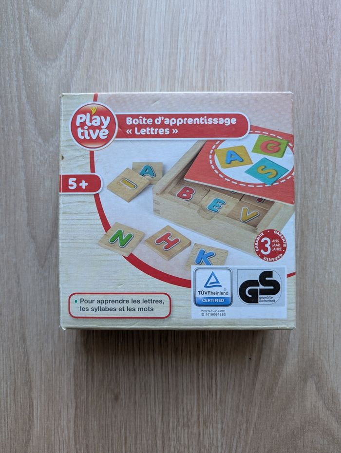Boîte avec lettres en bois - photo numéro 3