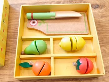 Djeco Planche à découper en Bois avec Couteau, Fruits et légumes

