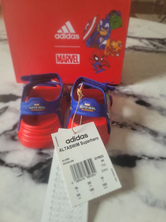 Sandales Adidas Marvel - photo numéro 4