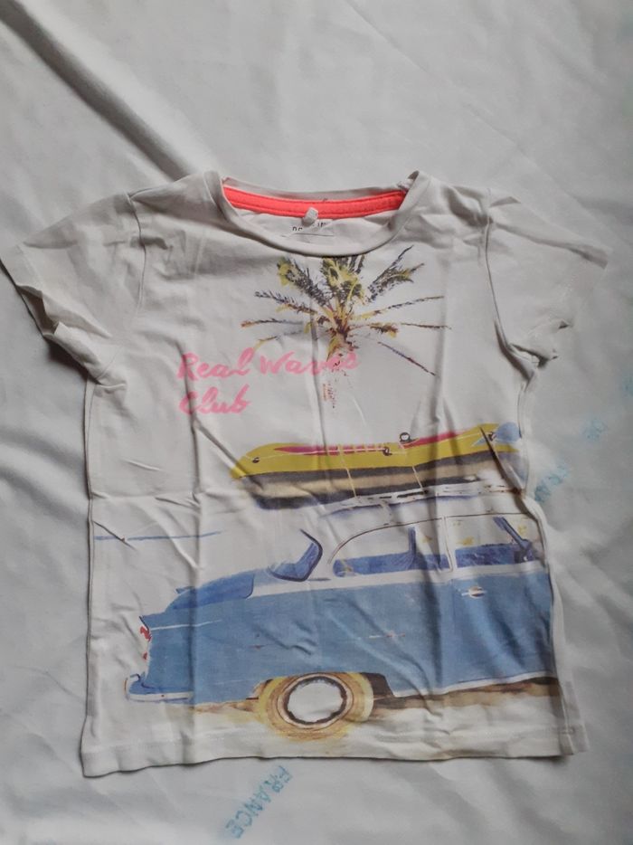 Tee shirt blanc motif voiture
