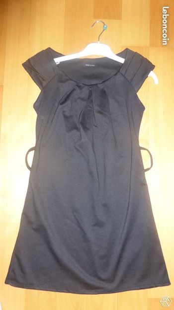 robe simple noire