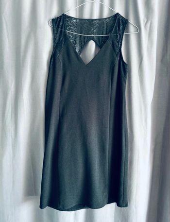 Robe noir mango taille XS en très bon état 
