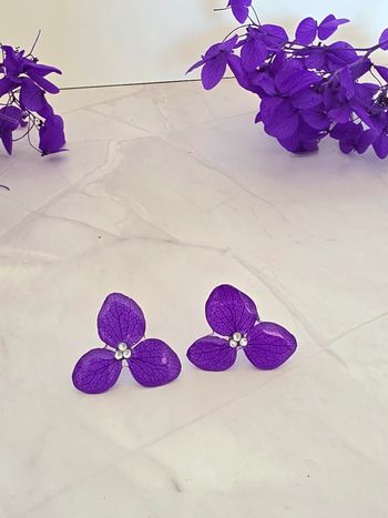 Boucle doreille hortensia violette