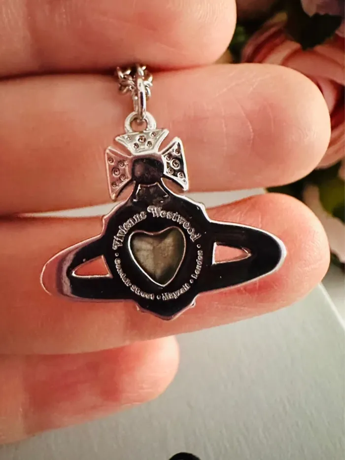 🇯🇵Collier Vivienne Westwood – Cœur argenté & logo Orbite – Édition iconique - photo numéro 6