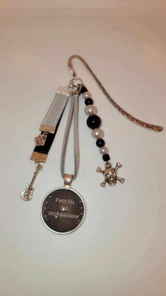 Cadeau petit fils, marque page " petit fils qui dechiiiire"