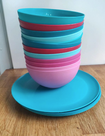 Hema 24 assiettes et 12 bols