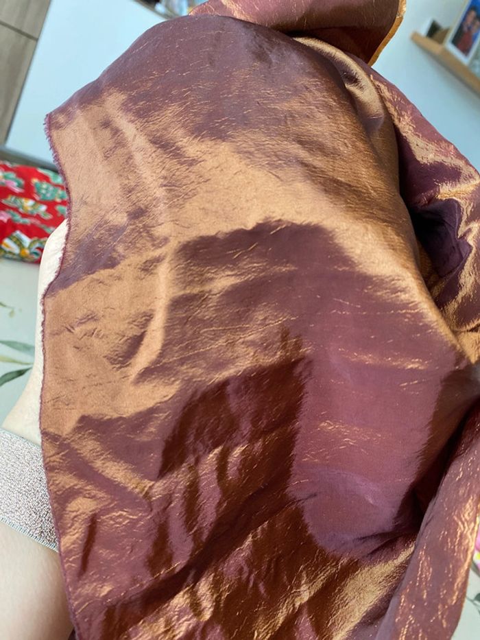 Coupon tissu satiné fin