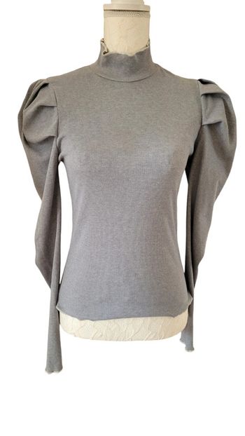 Haut a manches bouffantes NEUF 🚺