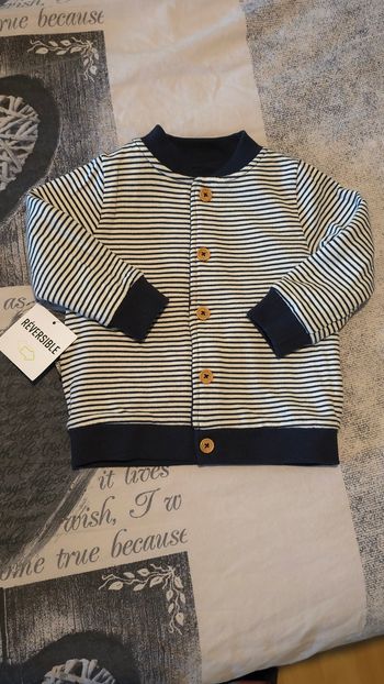 (Neuf non porté) 🥰🤩💙SUPERBE gilet réversible molleton 18mois garçon 💙🤩🥰