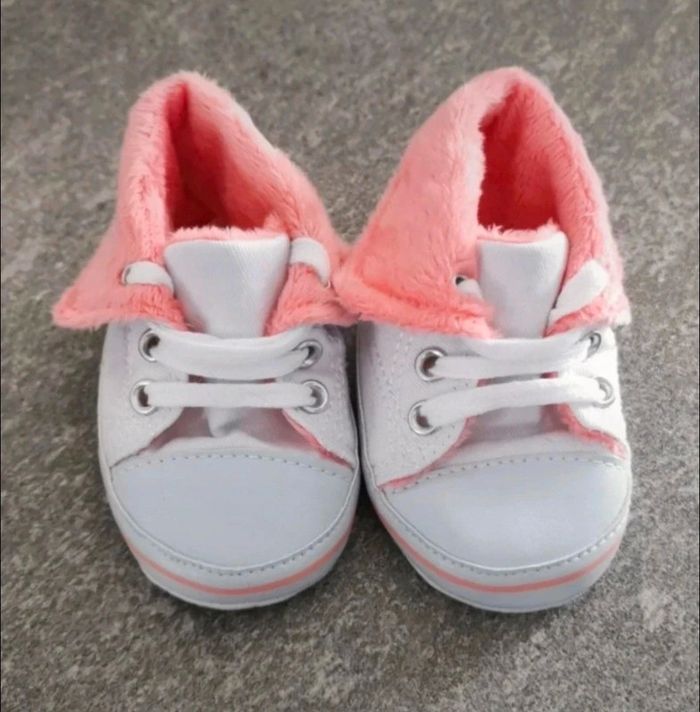 Chaussures chaudes bébé fille 6/12 mois NEUVES