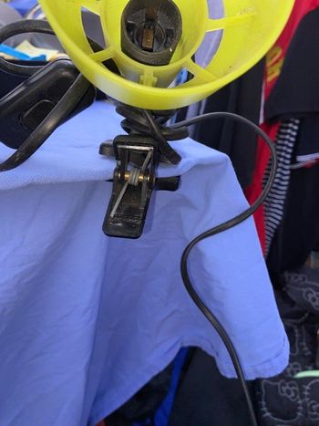 Spot vert à pince bon état