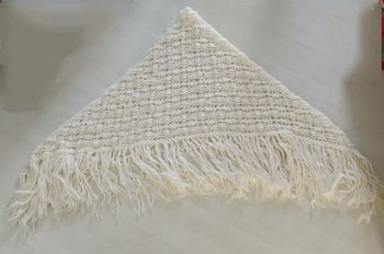 Châle en crochet avec franges