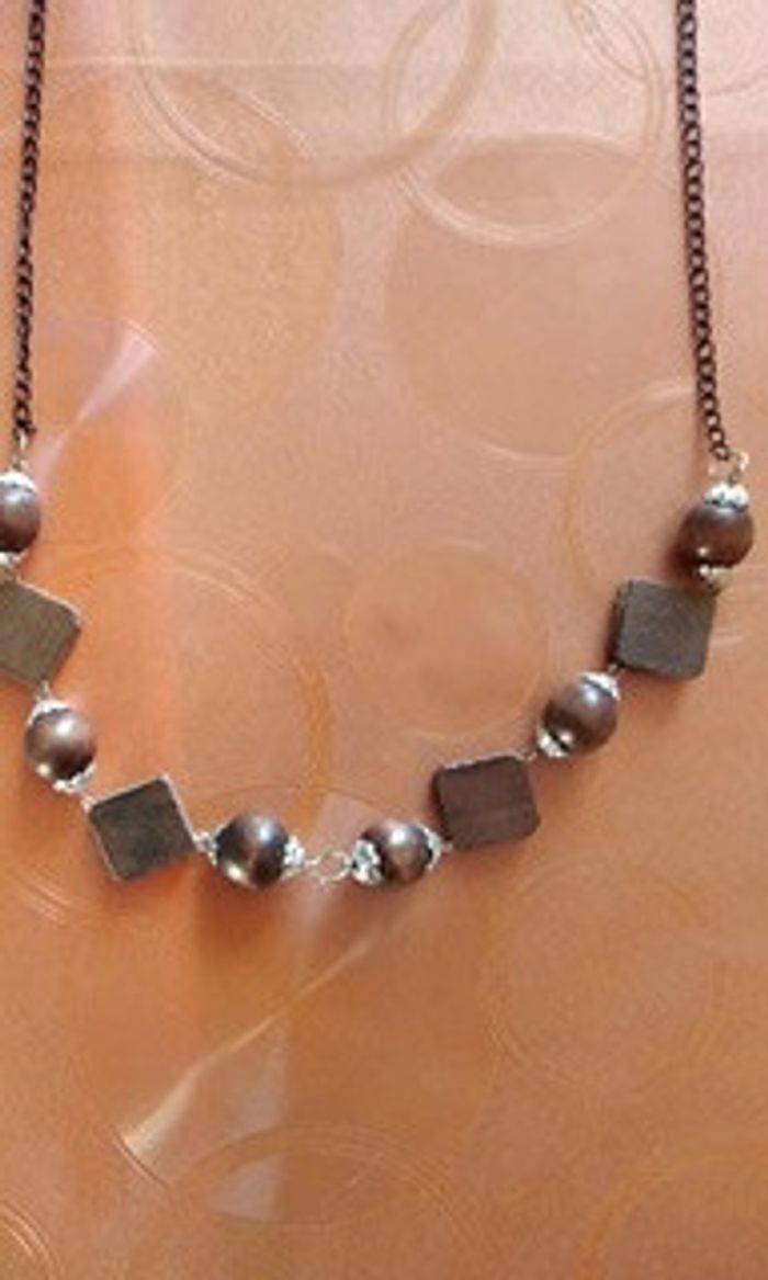 Collier original avec perles en bois - photo numéro 2