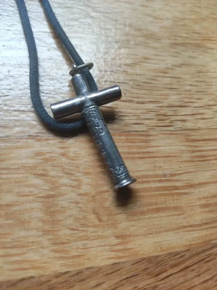 Collier croix argenté et pierre verte - photo numéro 6