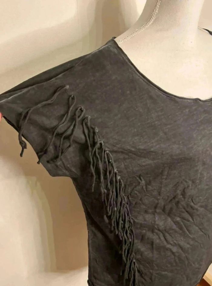 T shirt gris - photo numéro 2