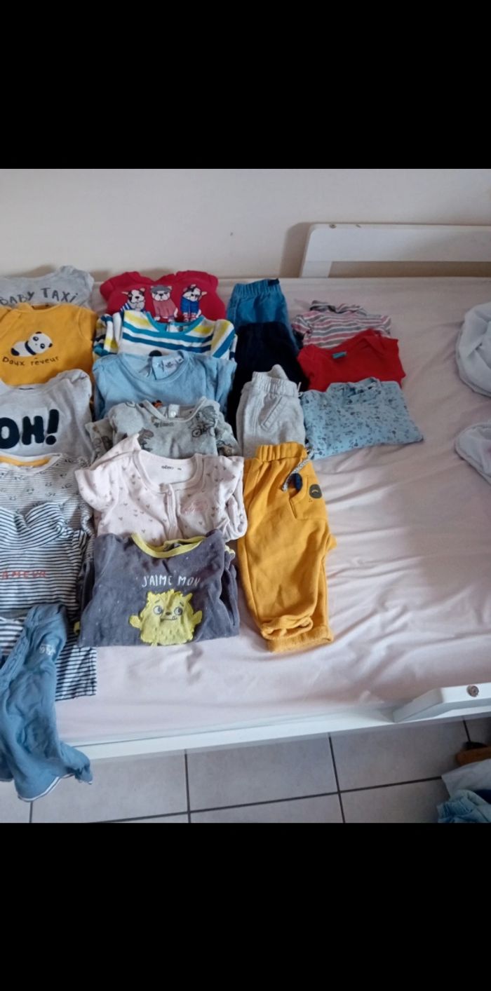 Lot vêtements garçon 9 mois - photo numéro 2