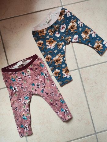 Lot 2 leggings a motifs floraux 12 mois
